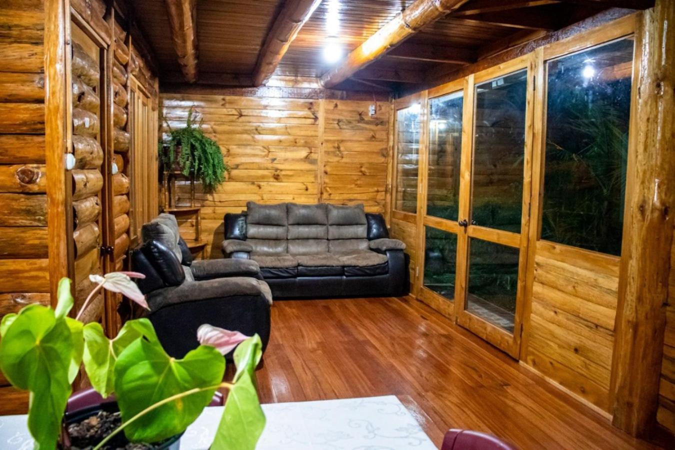 Hassinger Ranch Cabanas اوكسابامبا الغرفة الصورة